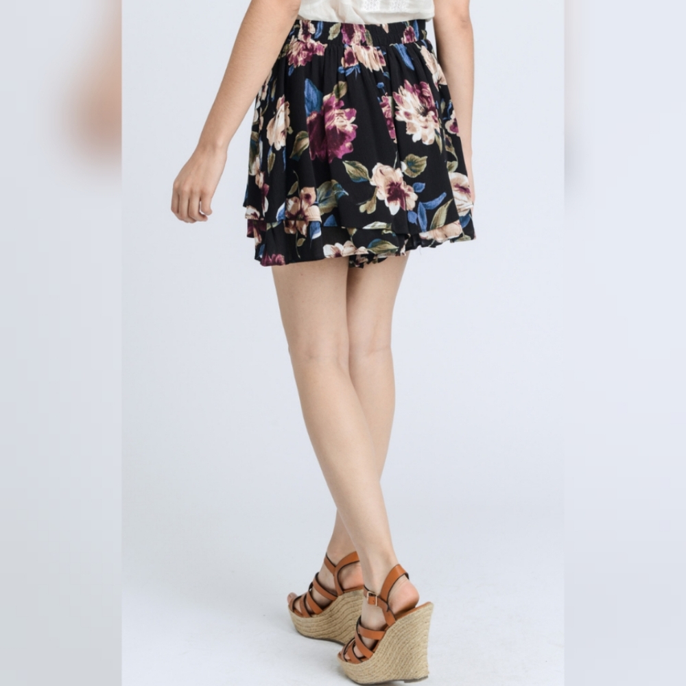 ee:some LAYERED HEM FLORAL PRINT SHORTS - Picture 2 of 5